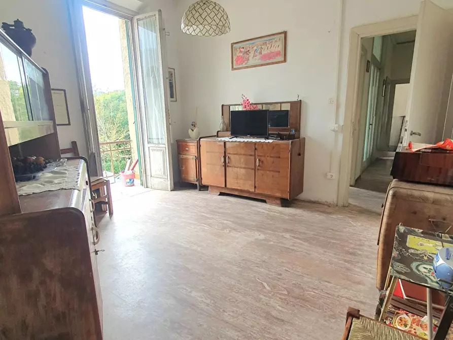 Immagine 12 di Appartamento in vendita  a Lucca