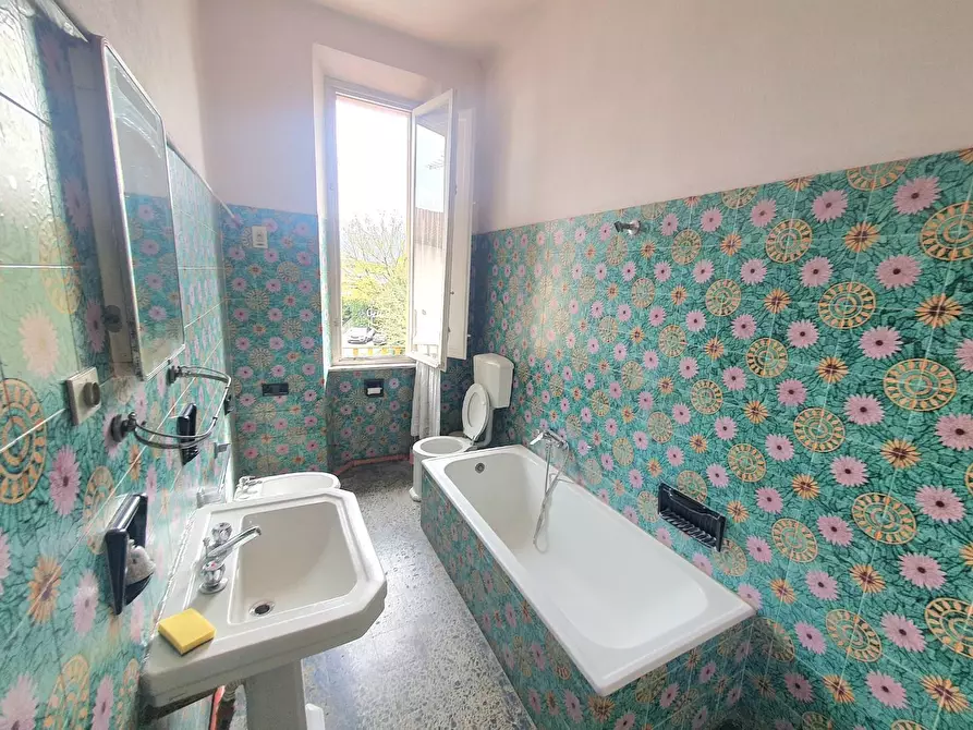 Immagine 22 di Appartamento in vendita  a Lucca