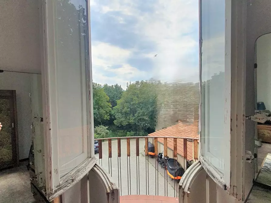 Immagine 27 di Appartamento in vendita  a Lucca