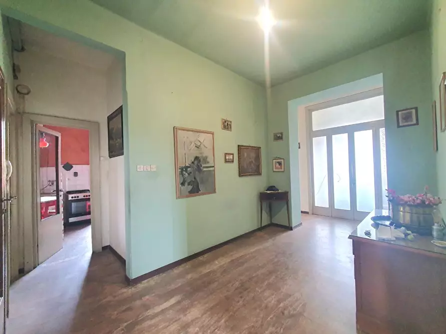 Immagine 3 di Appartamento in vendita  a Lucca