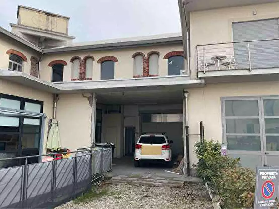 Immagine 1 di Capannone industriale in vendita  a Caselle Torinese