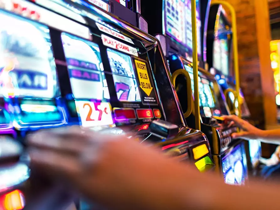 Immagine 3 di Negozio in vendita  a Moncalieri