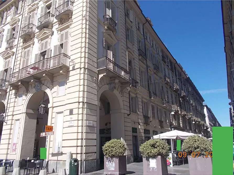 Immagine 1 di Negozio in vendita  a Torino