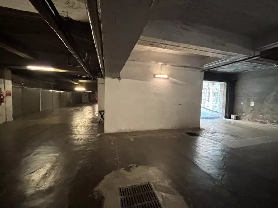 Immagine 4 di Garage in vendita  a Torino