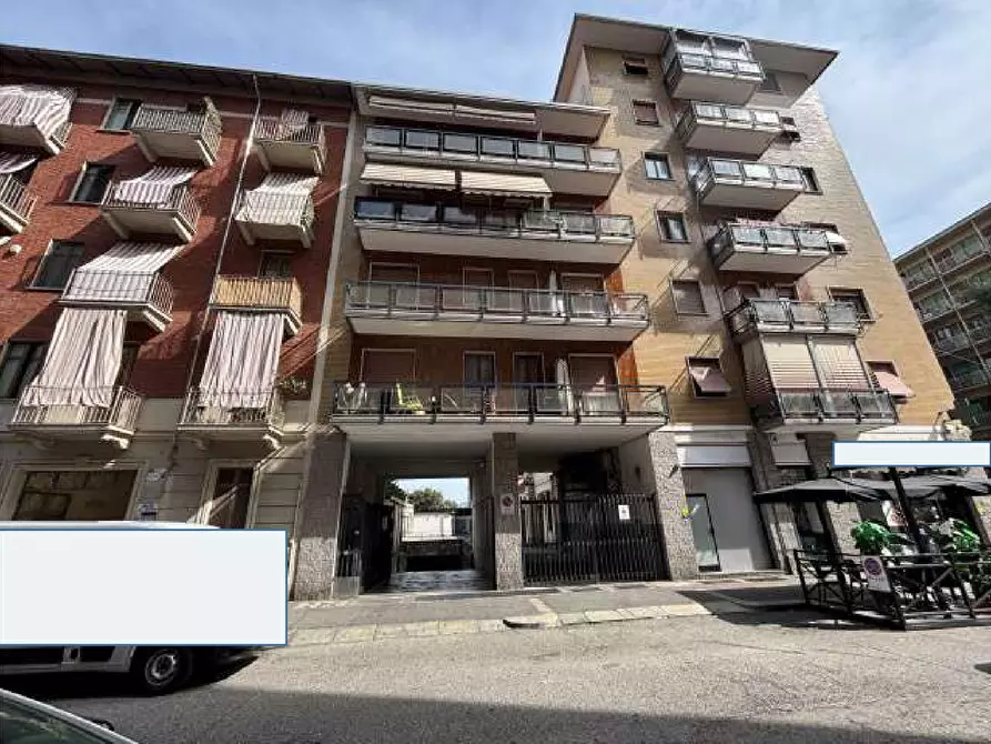 Immagine 3 di Garage in vendita  a Torino