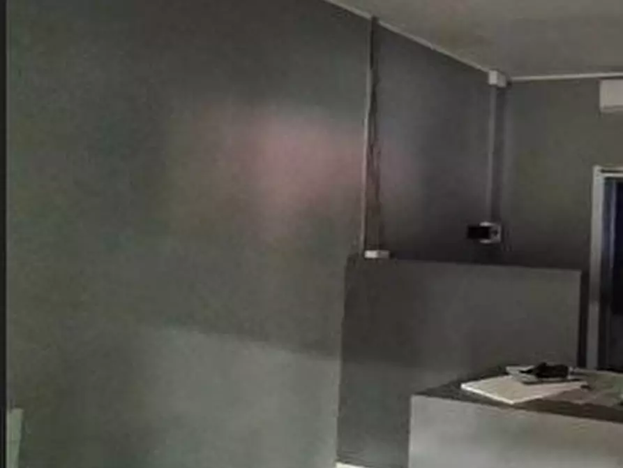 Immagine 4 di Negozio in vendita  a Chieri