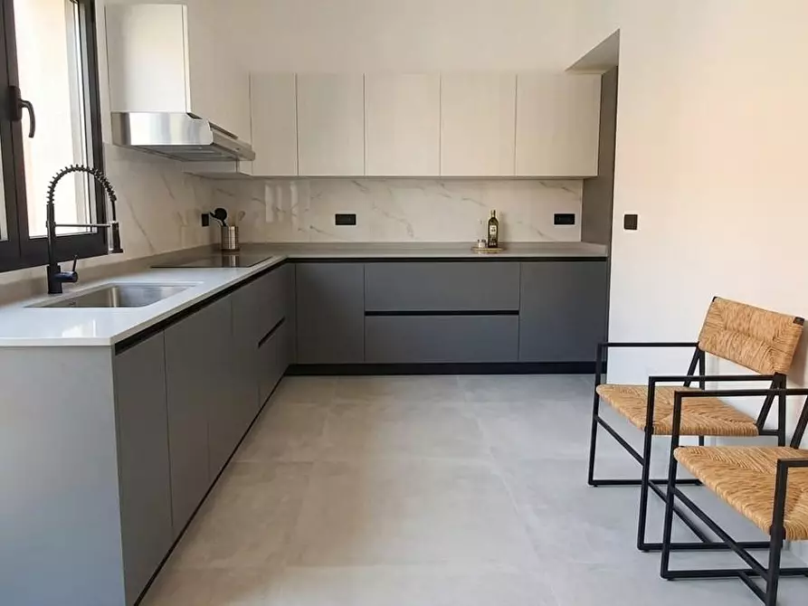 Immagine 11 di Appartamento in vendita  a Massa