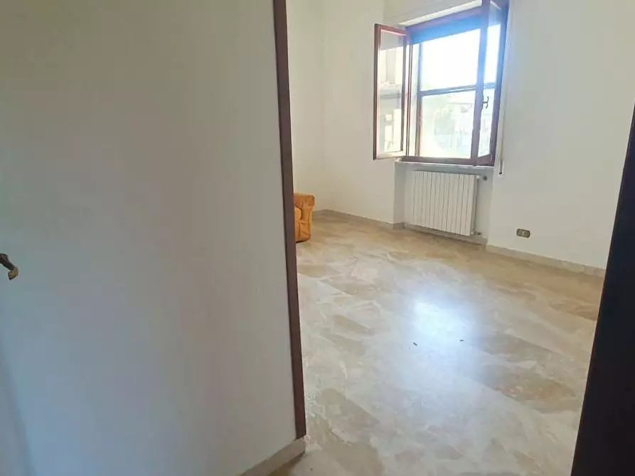 Immagine 17 di Appartamento in vendita  a Massa