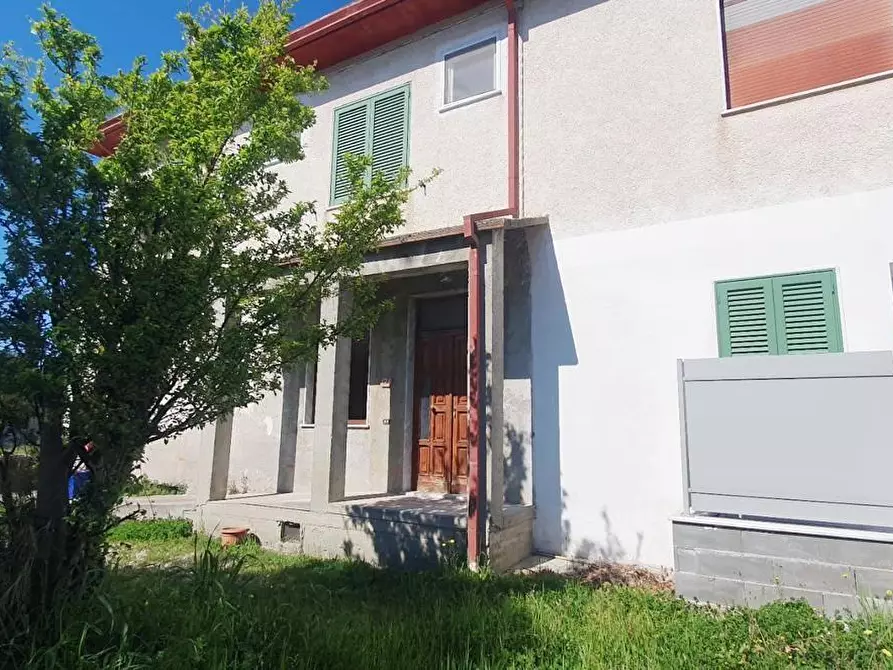 Immagine 6 di Appartamento in vendita  a Massa