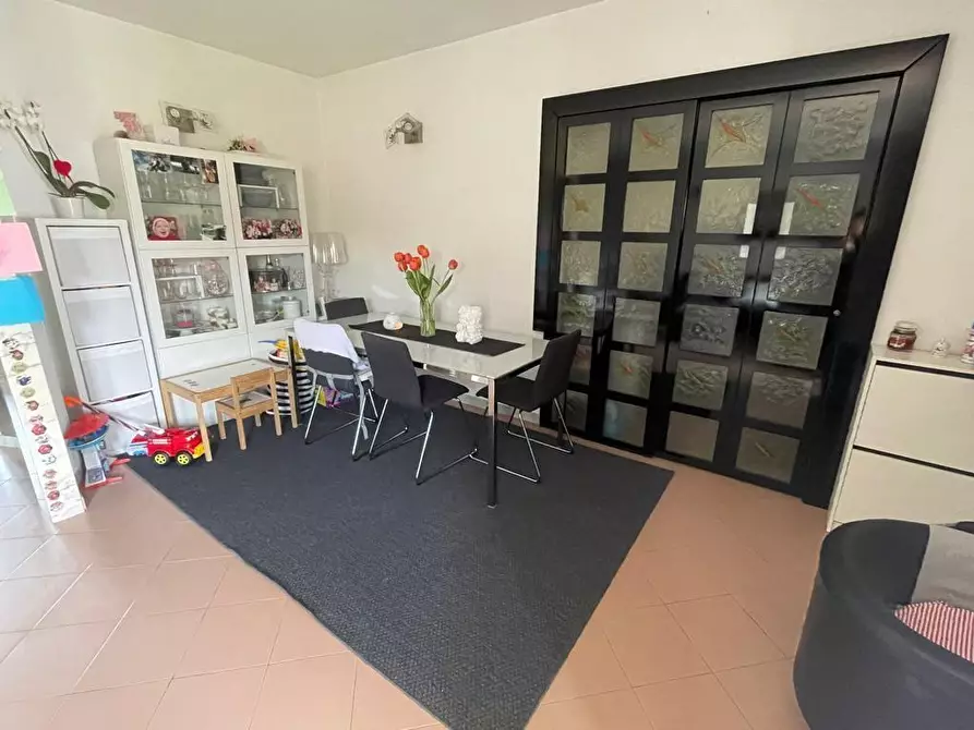 Immagine 9 di Casa bifamiliare in affitto  a Massa