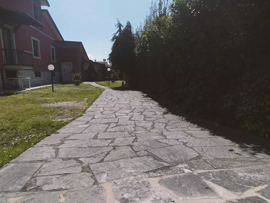 Immagine 17 di Casa bifamiliare in affitto  a Massa