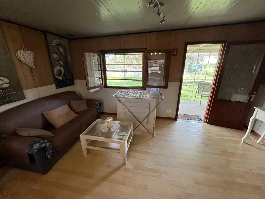 Immagine 9 di Casa indipendente in vendita  a Montignoso