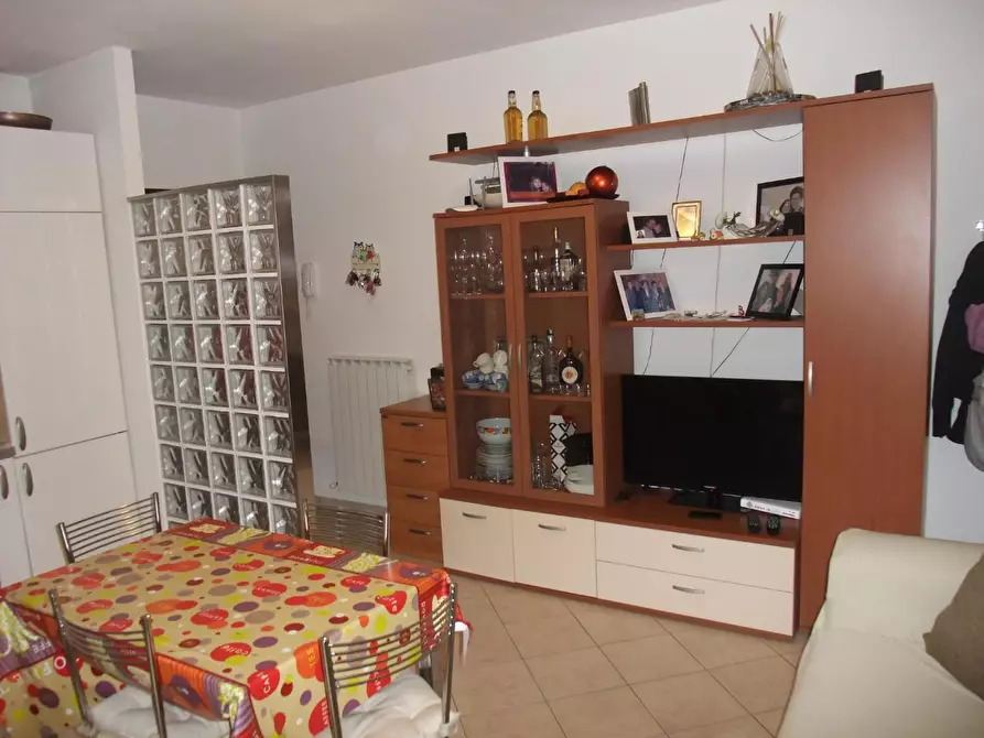 Immagine 2 di Appartamento in affitto  a Cascina