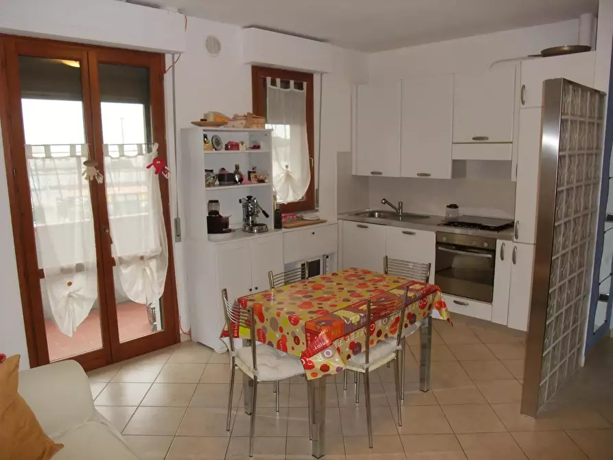 Immagine 1 di Appartamento in affitto  a Cascina