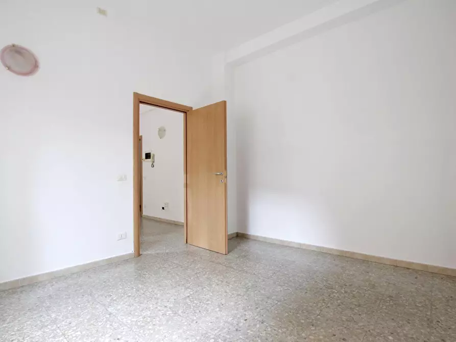 Immagine 8 di Appartamento in vendita  a Siena