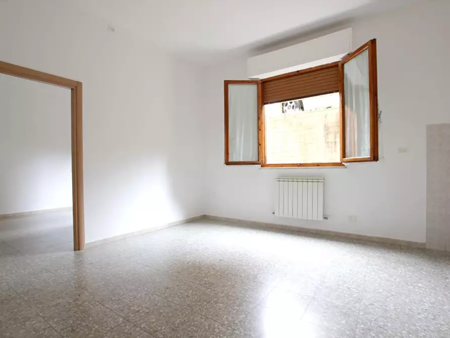 Immagine 2 di Appartamento in vendita  a Siena