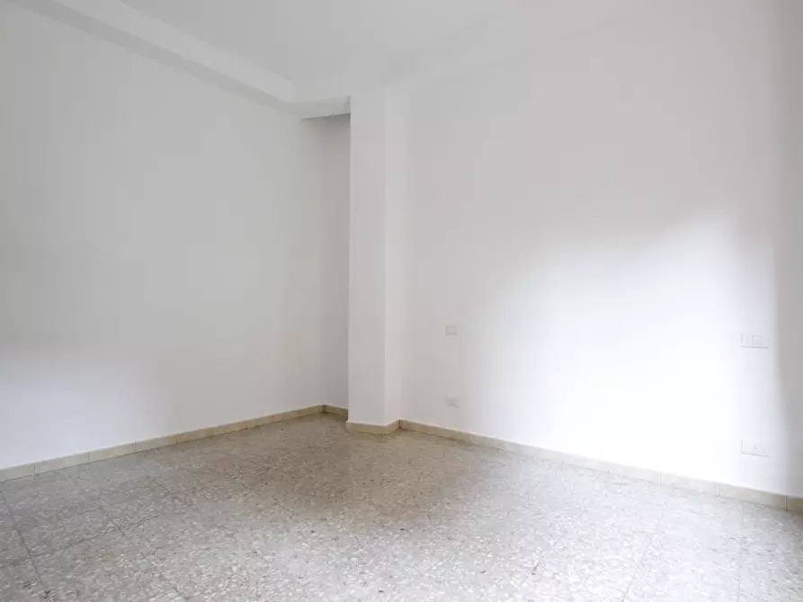 Immagine 9 di Appartamento in vendita  a Siena