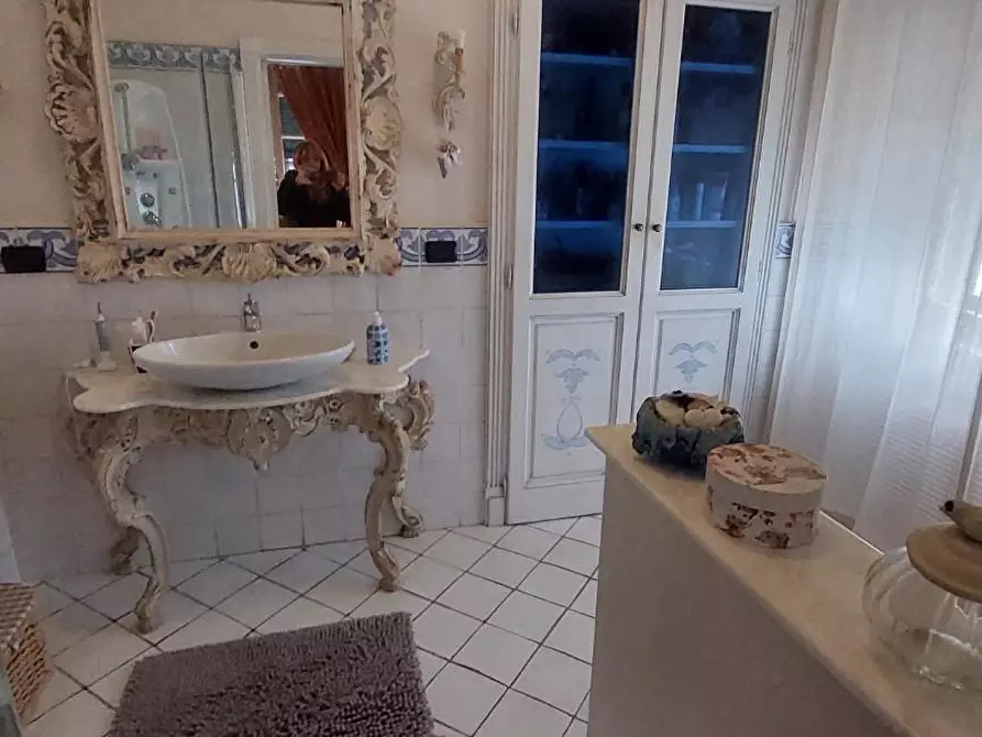 Immagine 25 di Appartamento in vendita  a Carrara