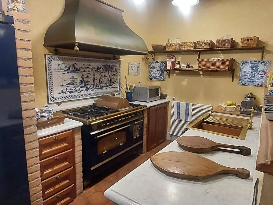 Immagine 9 di Appartamento in vendita  a Carrara