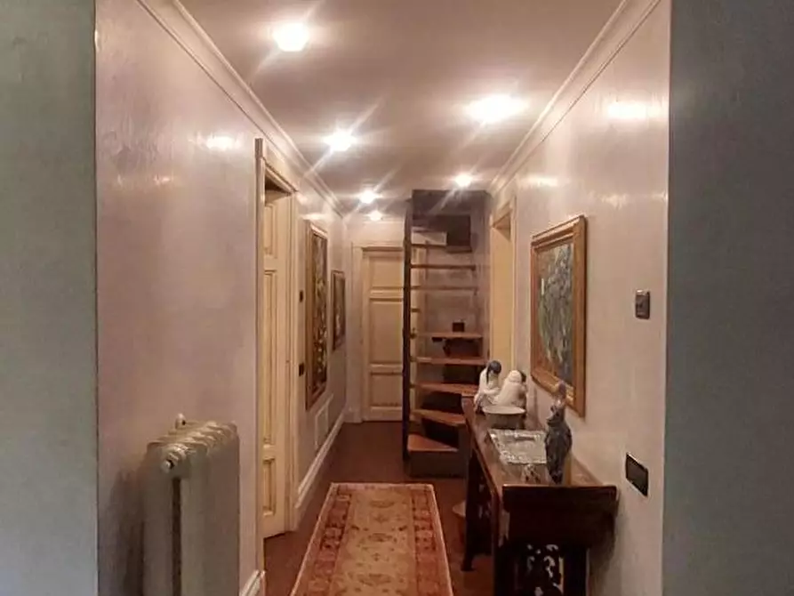 Immagine 4 di Appartamento in vendita  a Carrara