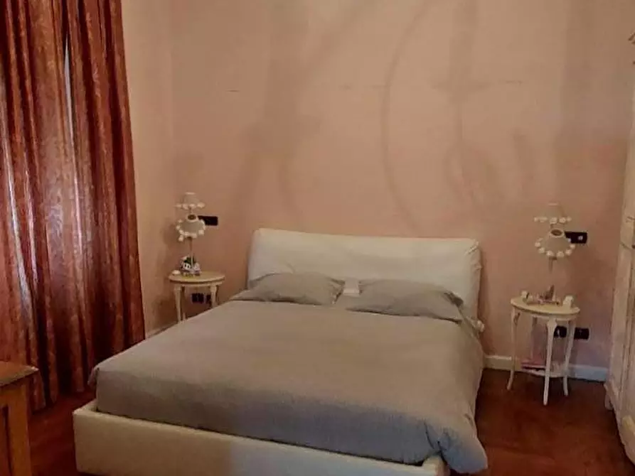 Immagine 21 di Appartamento in vendita  a Carrara