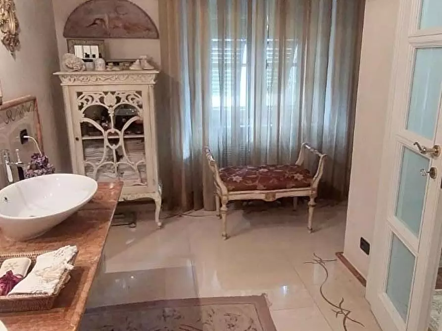 Immagine 36 di Appartamento in vendita  a Carrara