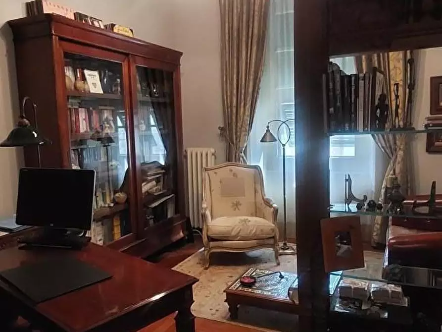 Immagine 18 di Appartamento in vendita  a Carrara