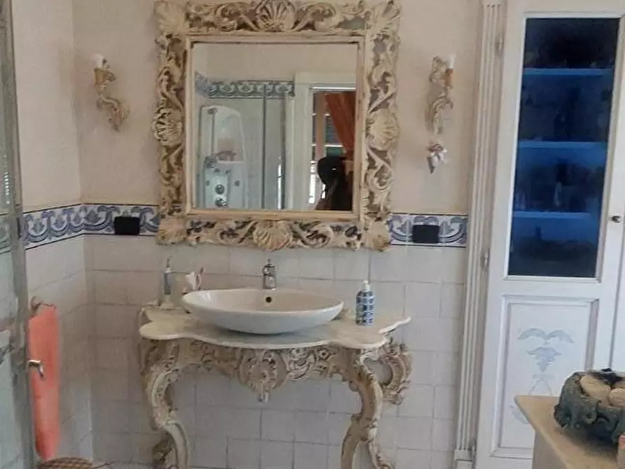 Immagine 26 di Appartamento in vendita  a Carrara