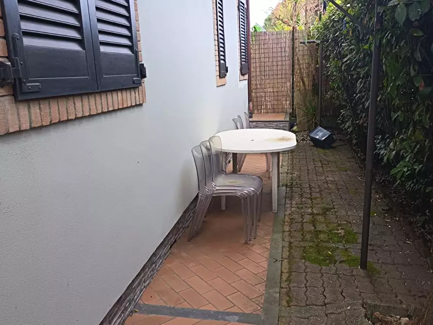 Immagine 6 di Casa bifamiliare in vendita  a Massa