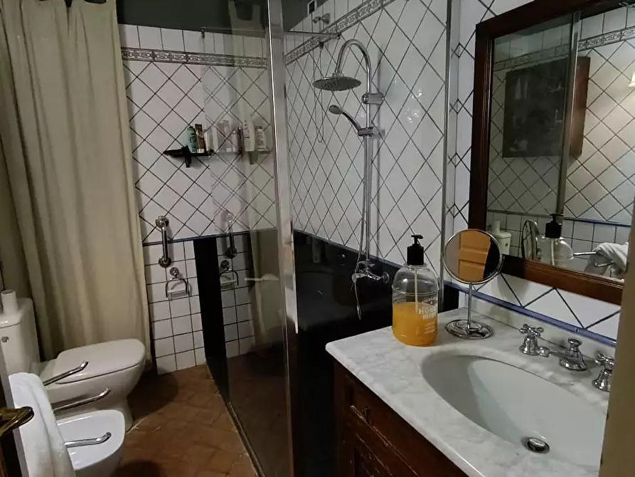 Immagine 10 di Casa bifamiliare in vendita  a Massa