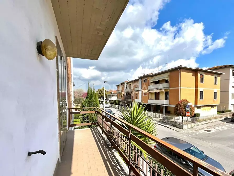 Immagine 7 di Appartamento in vendita  a Pontedera