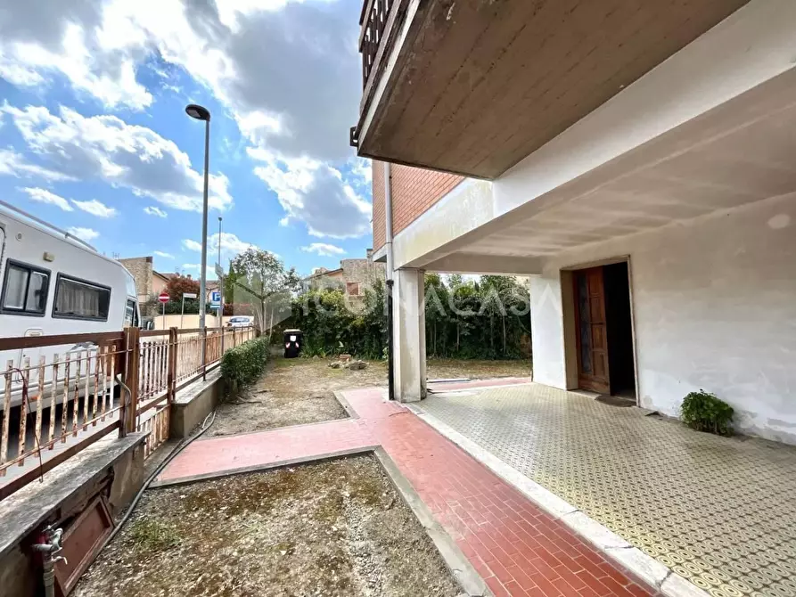 Immagine 31 di Appartamento in vendita  a Pontedera