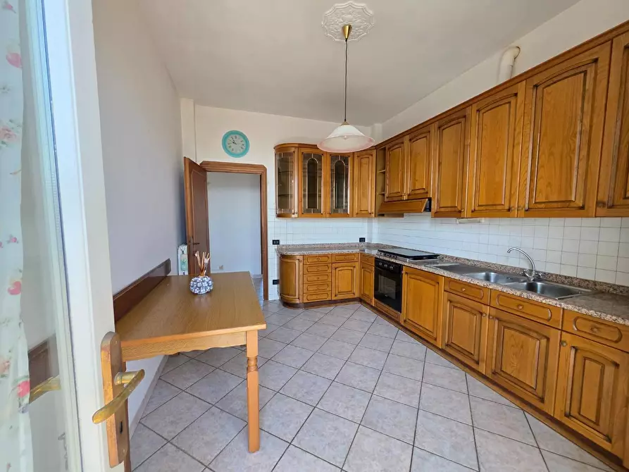 Immagine 7 di Appartamento in vendita  a Santa Maria A Monte