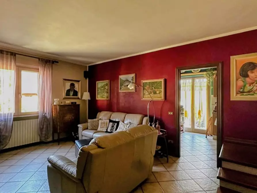 Immagine 3 di Casa indipendente in vendita  a Castelnuovo Di Garfagnana