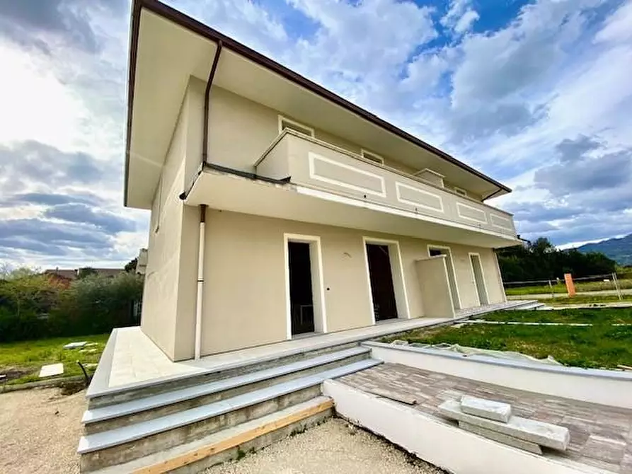 Immagine 5 di Casa bifamiliare in vendita  a Massa E Cozzile
