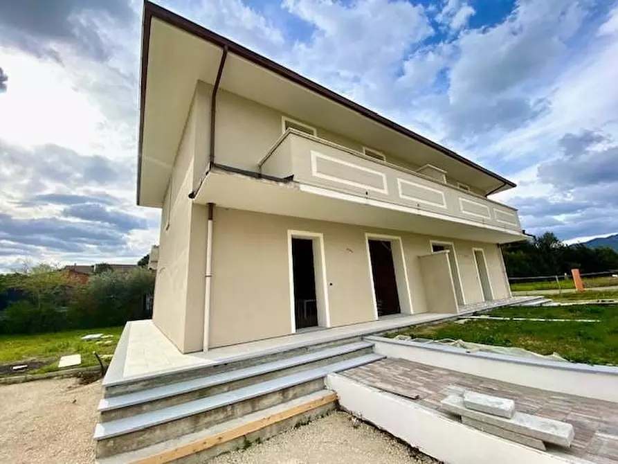 Immagine 6 di Casa bifamiliare in vendita  a Massa E Cozzile