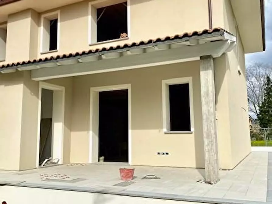 Immagine 4 di Casa bifamiliare in vendita  a Massa E Cozzile