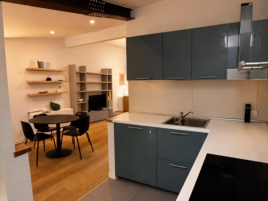 Immagine 23 di Appartamento in vendita  a Lucca