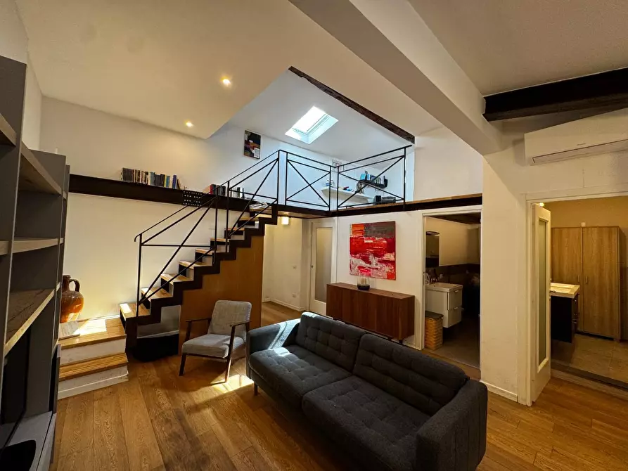 Immagine 17 di Appartamento in vendita  a Lucca