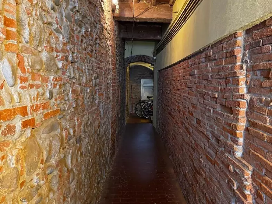 Immagine 33 di Appartamento in vendita  a Lucca
