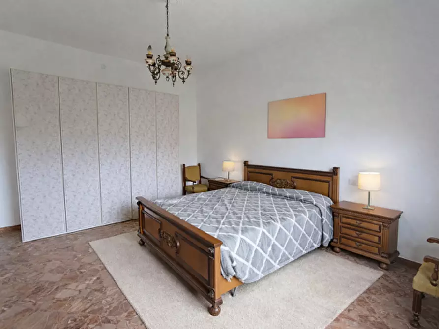 Immagine 23 di Casa bifamiliare in vendita  a Arezzo
