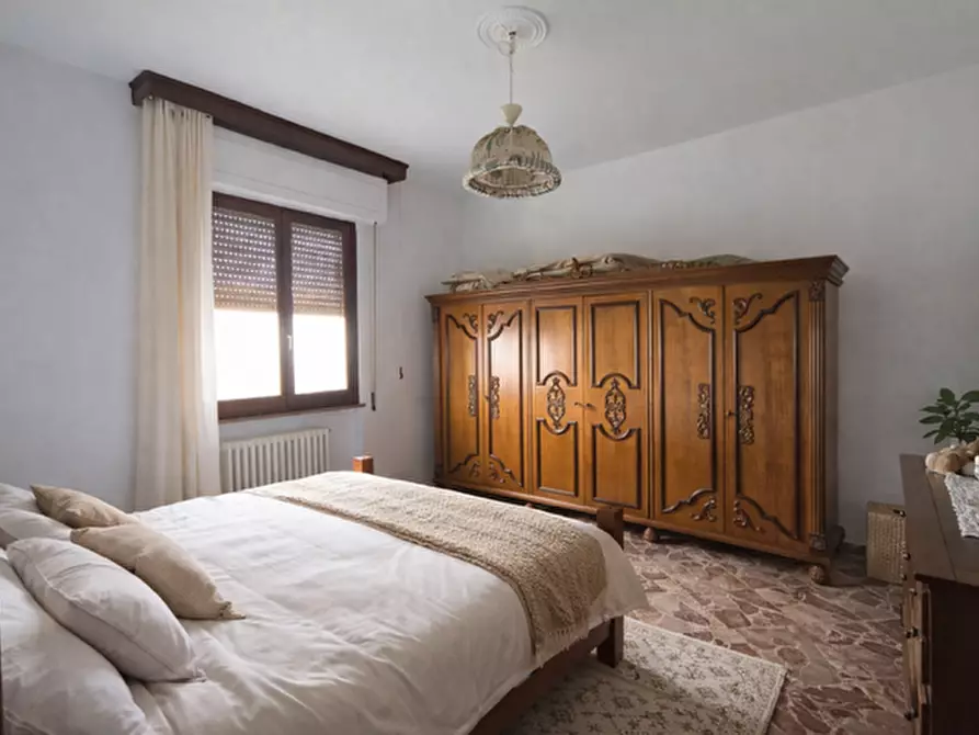 Immagine 19 di Casa bifamiliare in vendita  a Arezzo