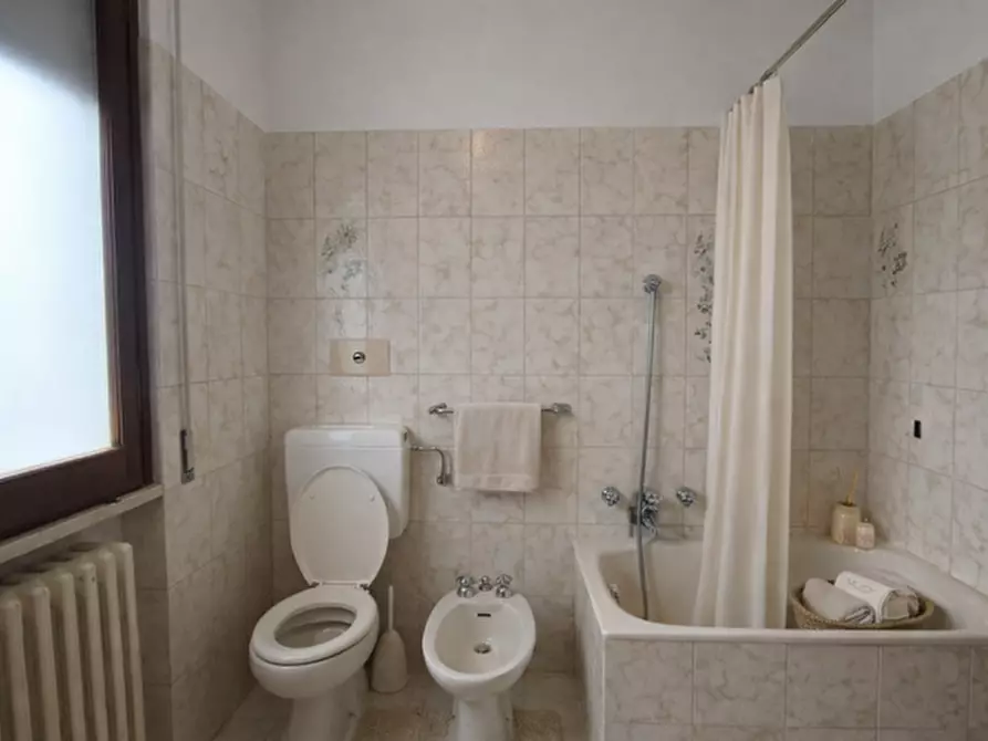 Immagine 17 di Casa bifamiliare in vendita  a Arezzo