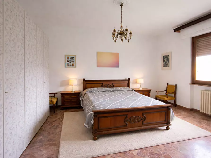 Immagine 22 di Casa bifamiliare in vendita  a Arezzo