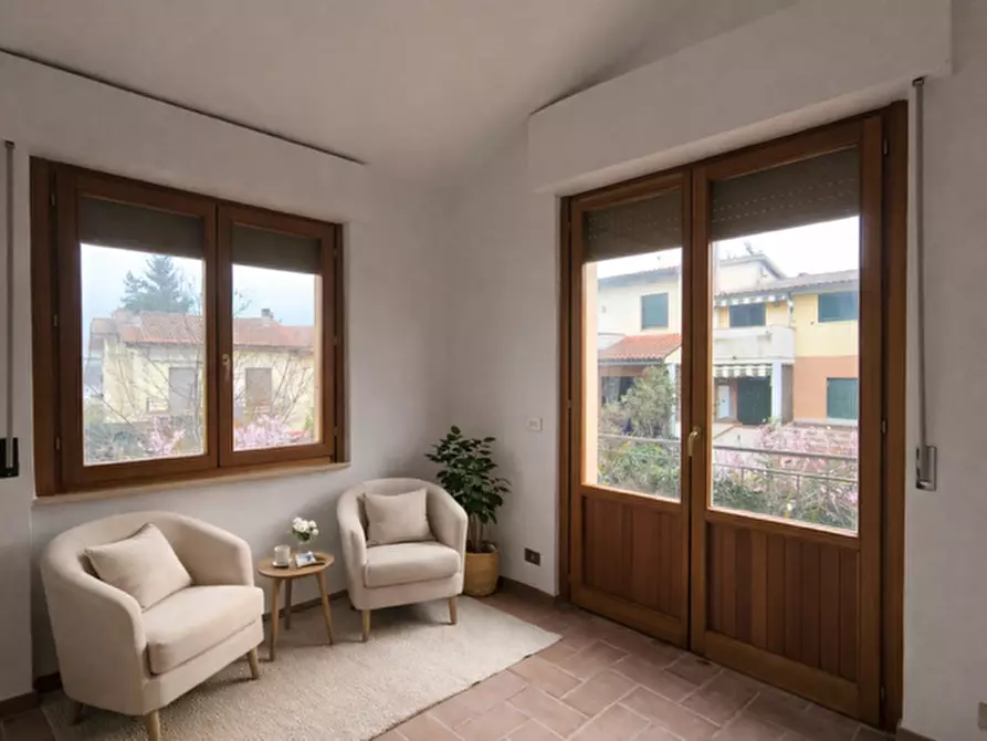 Immagine 15 di Casa bifamiliare in vendita  a Arezzo