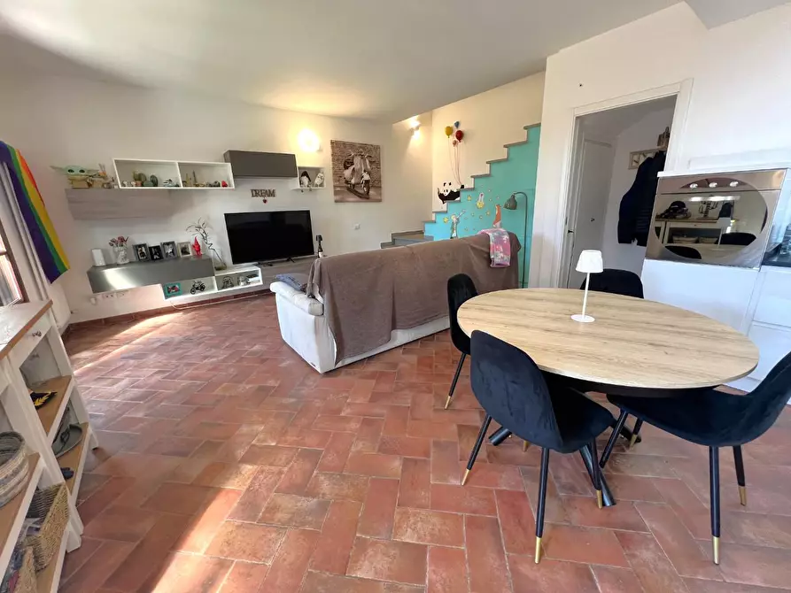 Immagine 6 di Villetta a schiera in vendita  a Cascina