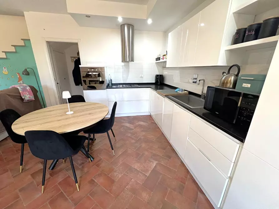 Immagine 9 di Villetta a schiera in vendita  a Cascina