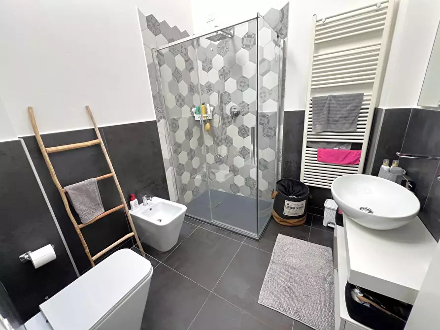 Immagine 19 di Villetta a schiera in vendita  a Cascina