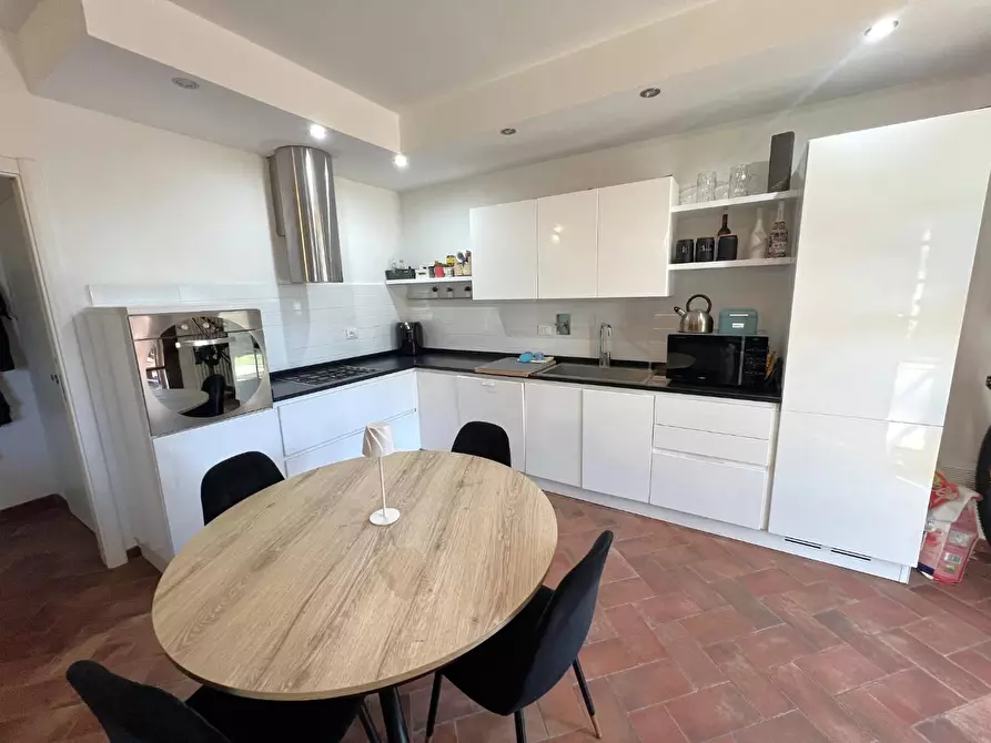 Immagine 8 di Villetta a schiera in vendita  a Cascina