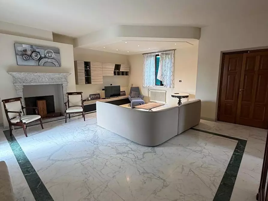 Immagine 1 di Appartamento in vendita  a Sarzana